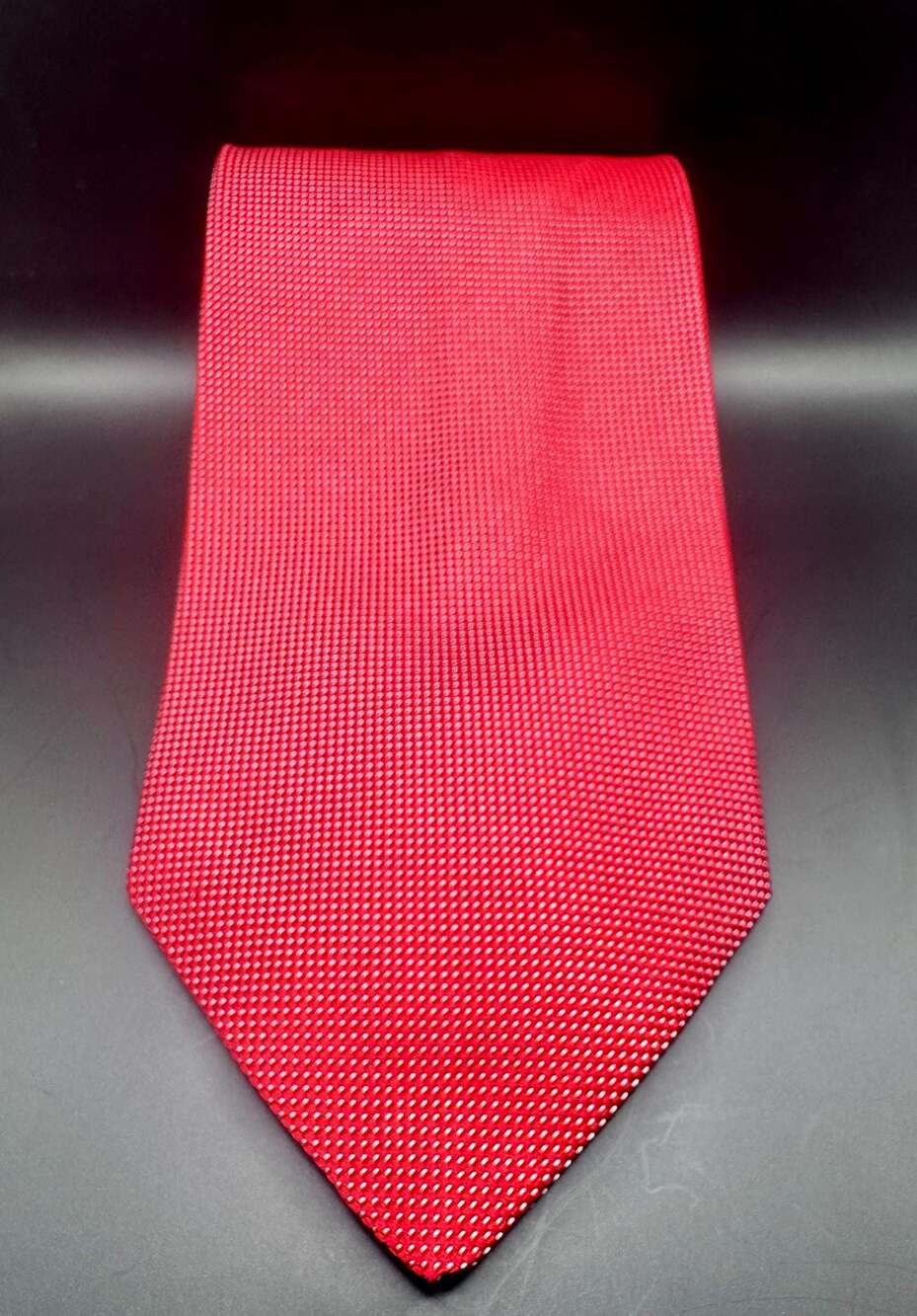 Valentino Cravatte Collection Red Woven Silk Micro Dot Necktie Made in Italy